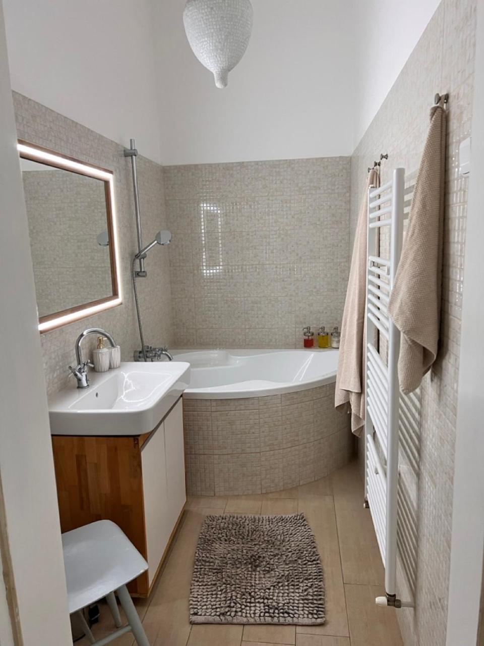 Stylish Flat In City Centre Bratislava Bagian luar foto
